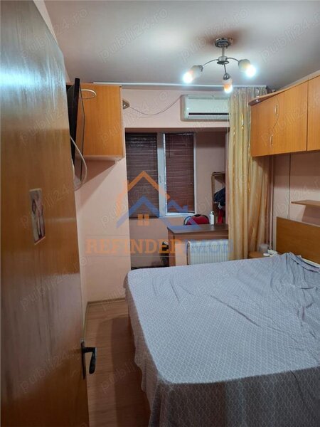 Apartament 3 camere de vanzare Dristor
