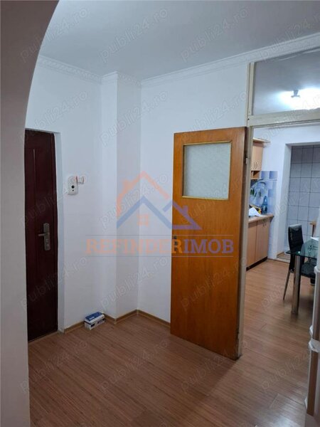 Apartament 3 camere de vanzare Dristor